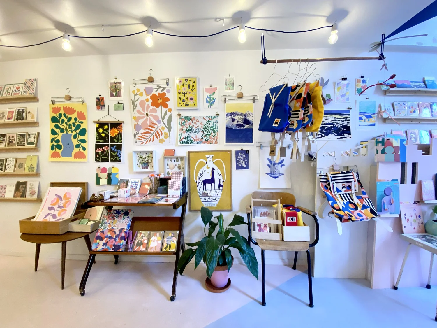 Handcrafted objects and artworks inside the Moirés shop